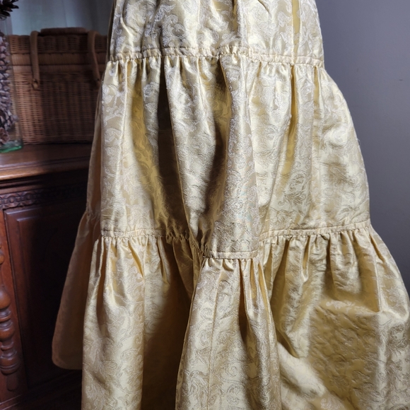 BLAIR DELMONICO 100% SILK GOLD SCROLL PRINT TIERED SKIRT - Picture 5 of 7